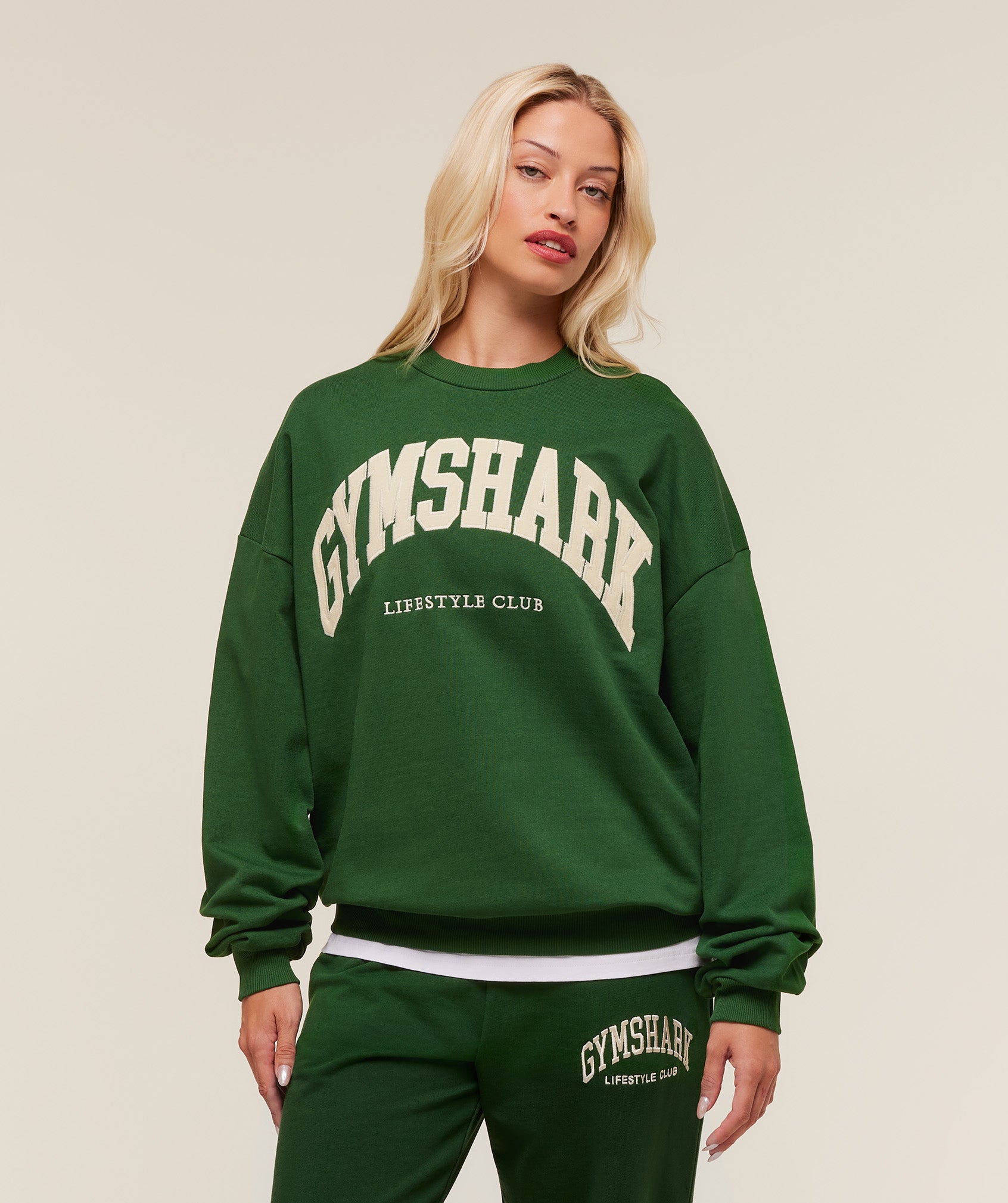 gymshark collegiate graphic crew neck pullover athletic green gymshark collegiate graphic crew neck pullover athletic green