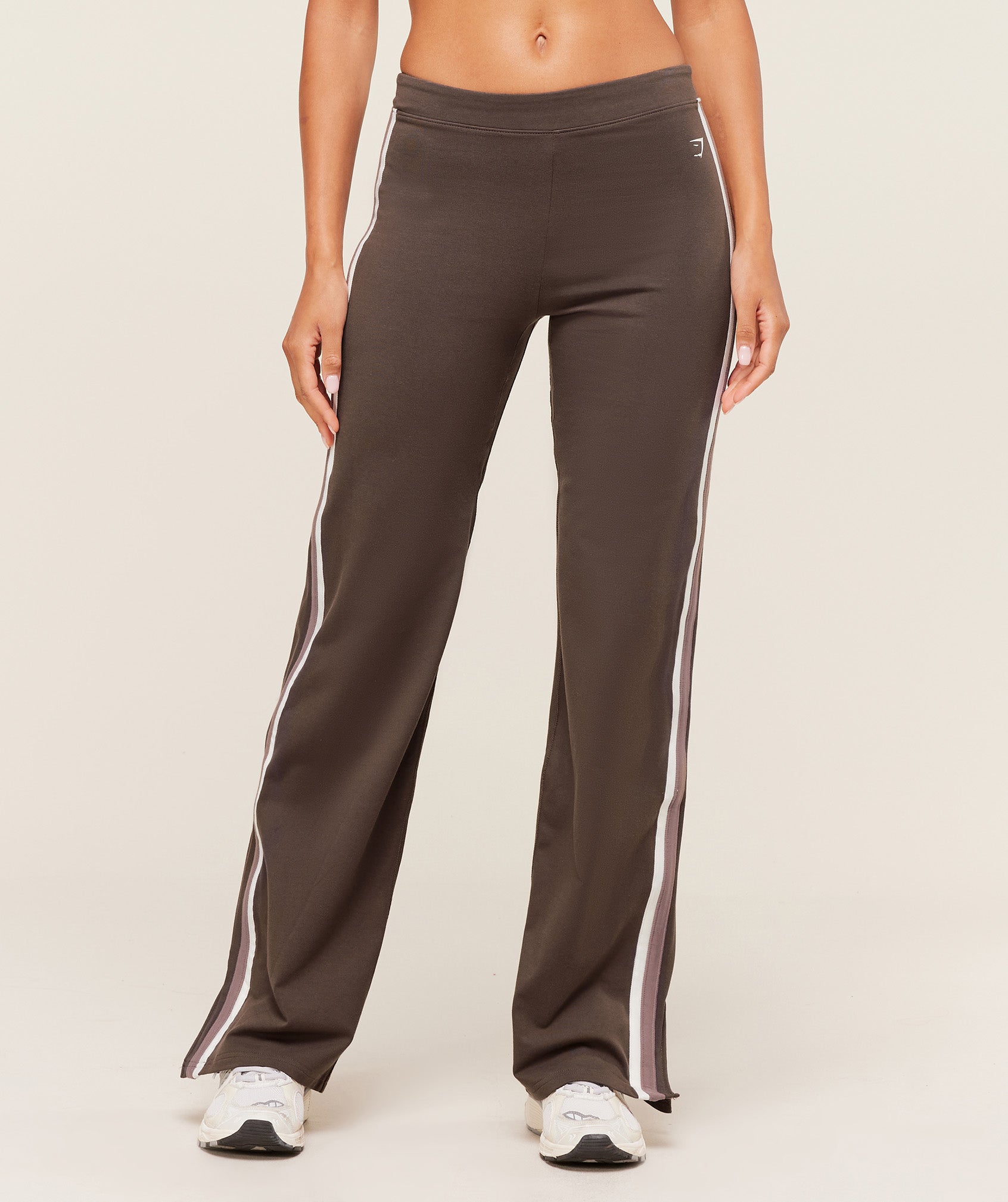 gymshark piping wide leg pant walnut brown/chestnut pink/soft white gymshark piping wide leg pant walnut brown/chestnut pink/soft white